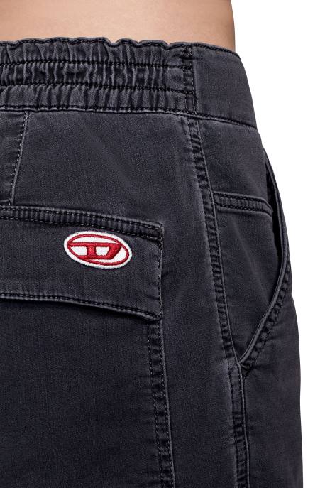 îmbrăcăminte bărbați Diesel pantaloni scurți cargo d-krooley joggjeans 2H8J403 negru/gri închis