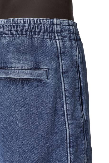 îmbrăcăminte bărbați Diesel pantaloni scurți din denim d-boxy track 2H8J402 albastru mediu
